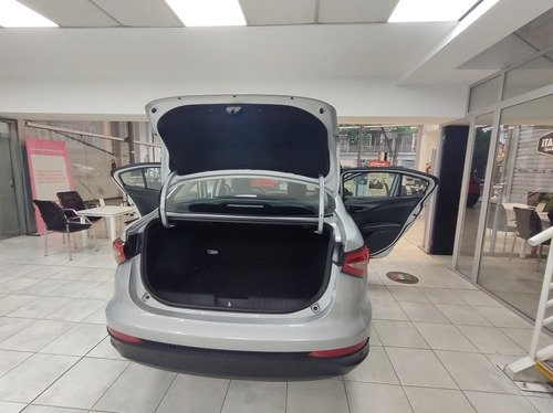 Imagen 8 de 25 de Fiat Cronos Attractive 1.3 (*dr*)