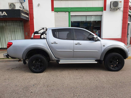 Imagen 12 de 13 de Mitsubishi L200 2014 2.5 Cd 4wd High-power Di-d At5 Cuero