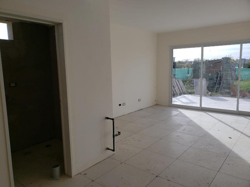 Casa En Venta Con Renta En El Canton Puertos Con Pileta.