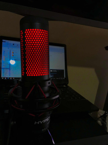 Imagen 2 de 4 de Microfono Hyperx Quadcast Condensador Multipatron Usb Pc Ps4