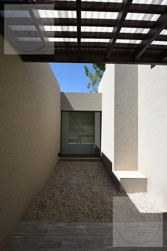 Casa En Venta Costa Esmeralda, Barrio Senderos 3