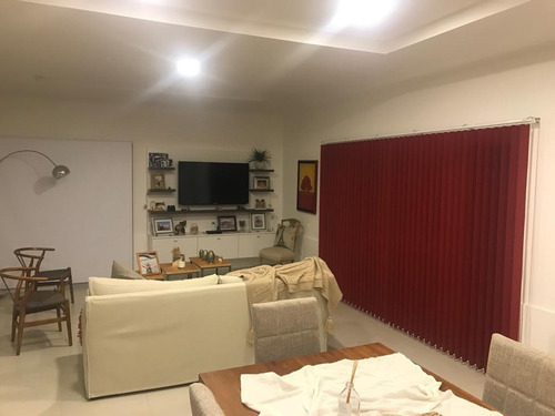 Imagen 10 de 30 de Venta, Casa Quinta, 5 Ambientes, Quincho, Parrilla, Pileta, Jardín, Saladillo