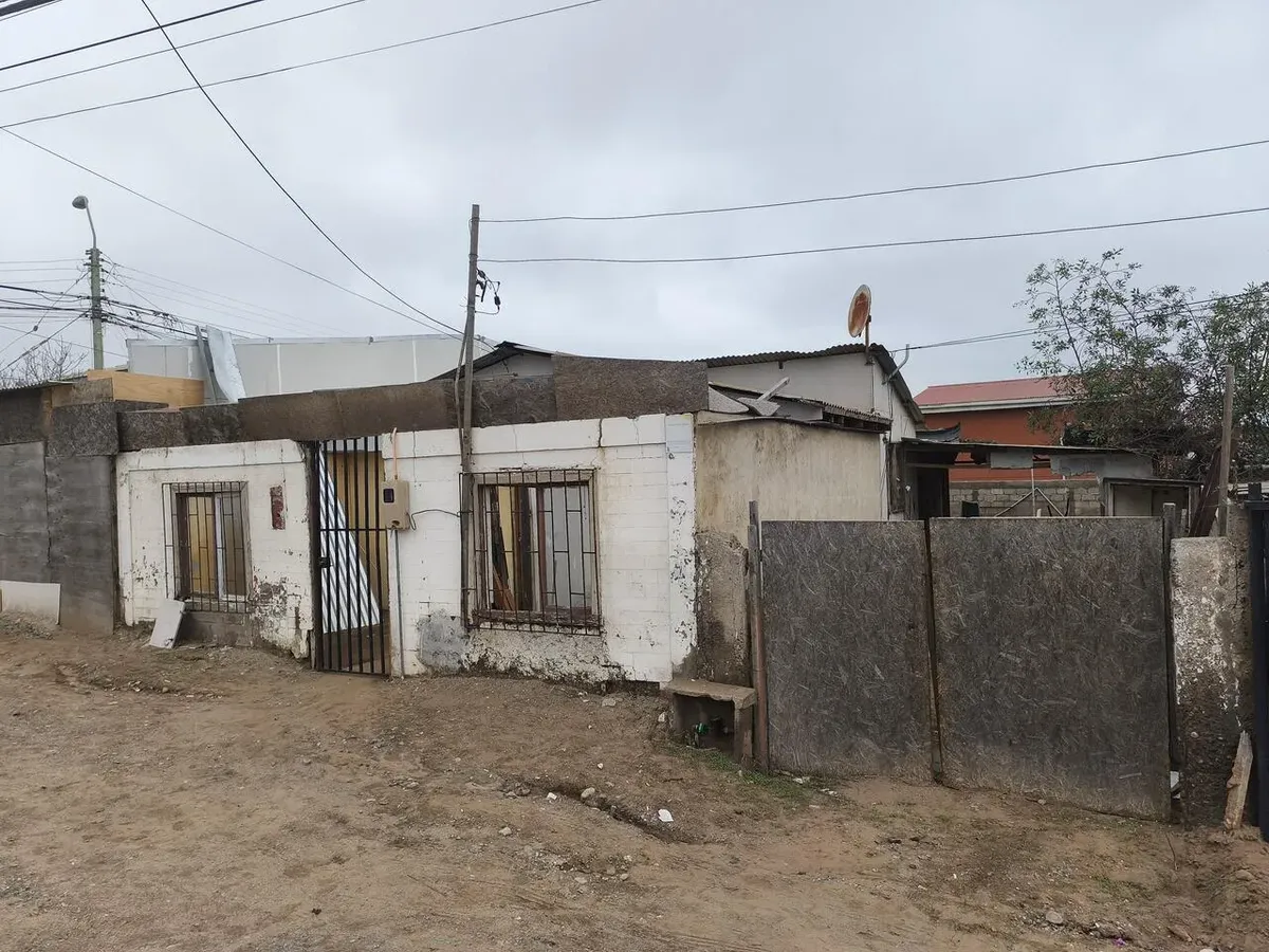 Imagen 3 de 16 de Vendo Terreno Con Casa Avenida Viña Del Mar La Serena
