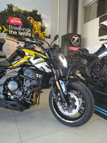 Imagen 5 de 18 de Cfmoto 400 Nk Tft 2023 Pune Motos Z400 Dominar