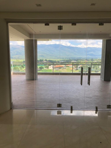 Imagen 18 de 29 de Fernando Perez Vende Penthouse A Estrenar En Terrazas Del Country Res Sibaris, Guataparo Valencia