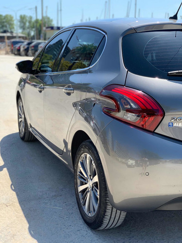 Imagen 13 de 23 de Peugeot 208 2017 1.6 Feline