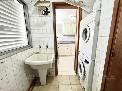 Apartamento En Venta En Edificio Espigon Frente Al Puerto