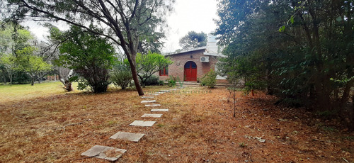 Casa De 207m2 En Villa Ciudad Parque, Los Reartes .(cod 552)