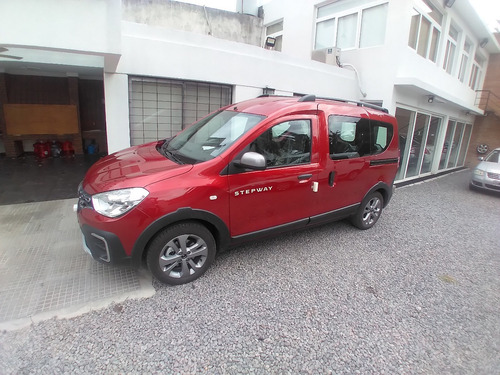 New Renault Kangoo Ii Stepway 1.6 Okm .