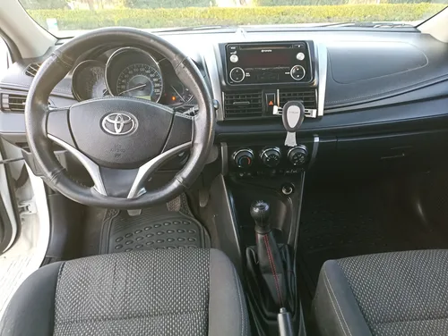 Toyota Yaris 1.5 Core Sedan Mt