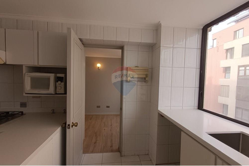 Amplios Espacios Para Remodelar !!!