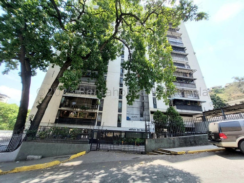 Venta De Apartamento En El Paraiso Semi Amoblado