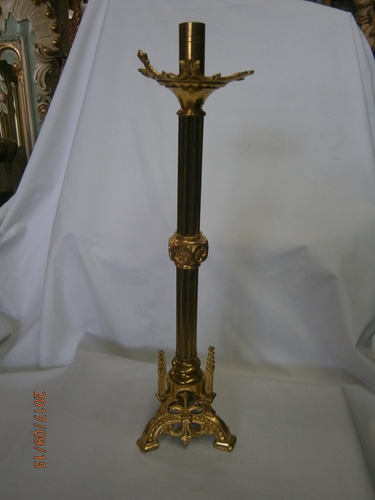 Candelabro En Bronce Tipo Gotico Antiguo