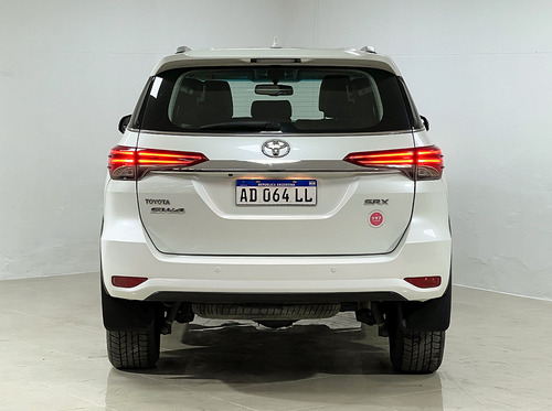 Toyota Hilux SW4 2.8 Srx 177cv 4x4 7as At