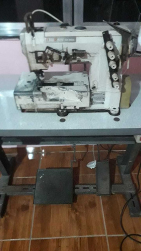 Imagem 2 de 3 de Máquina De Costura