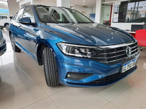 Imagen 2 de 25 de Volkswagen Vento Highline 250 Tsi At 2021 Azul 32.500kms U/m