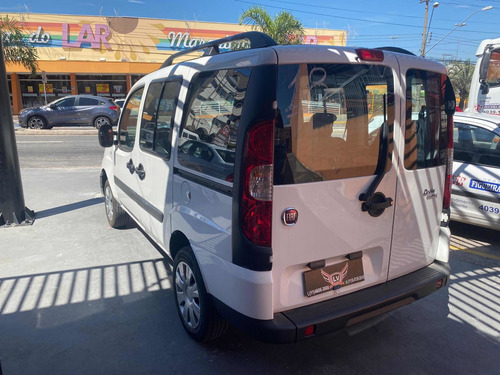 Imagem 10 de 10 de Fiat Doblo 2018 1.8 16v Essence 7l Flex 5p