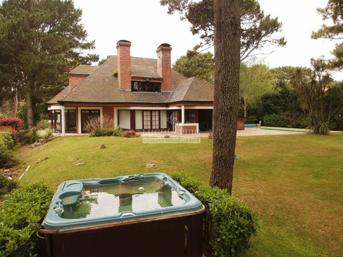 Casa En Alquiler De Verano - Vista Al Golf De Pinamar