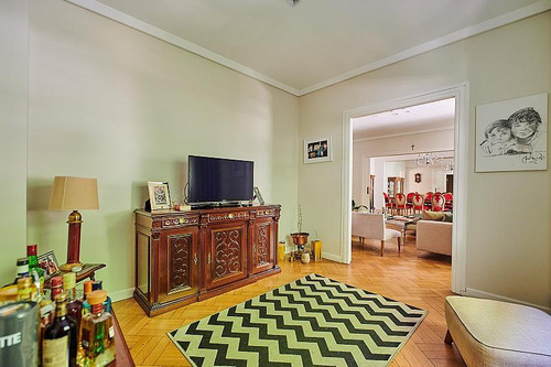 Excelente Departamento En La Mejor Cuadra De Recoleta