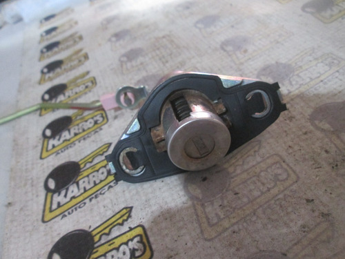 Imagem 3 de 3 de Cilindro De Chave Do Porta-malas Toyota Fielder