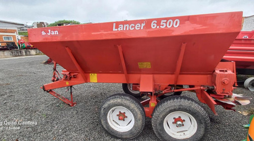 Imagem 1 de 7 de Distribuidor Jan Lancer 6500 Rodado Tandem Pneus 7.50/16