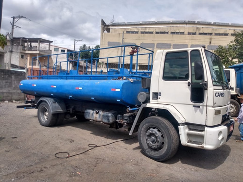 Caminhão Ford Cargo 1517