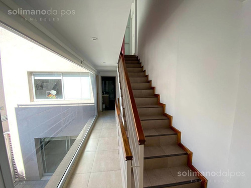 Imagen 22 de 30 de Triplex 5 Amb Con Terraza Y Patio Propio - Olivos