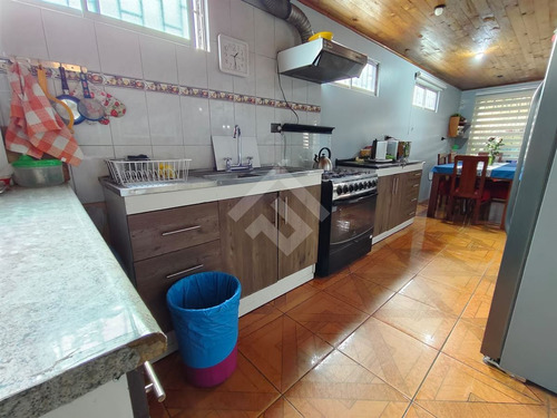 Casa En Venta De 5 Dorm. En Maipú