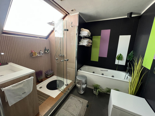 Estupendo Dúplex Remodelado, Luis Carrera / Las Hualtatas.