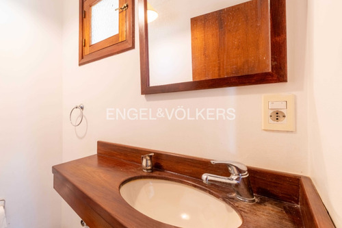 Sólida Casa En Lomas De La Tahona En Venta Id 2850