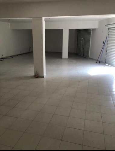 Bonito Edificio De Tres Niveles Con Local Ubicado En Jardines De Cuernavaca... 5,250,000