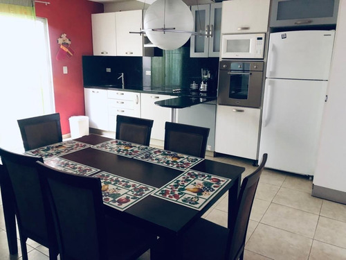 Imagen 11 de 13 de Alquiler Vacacional Margarita Bello Townhouse 3h 8 Personas