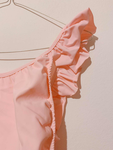 Malla Enteriza Con Volados Rosa Chicle