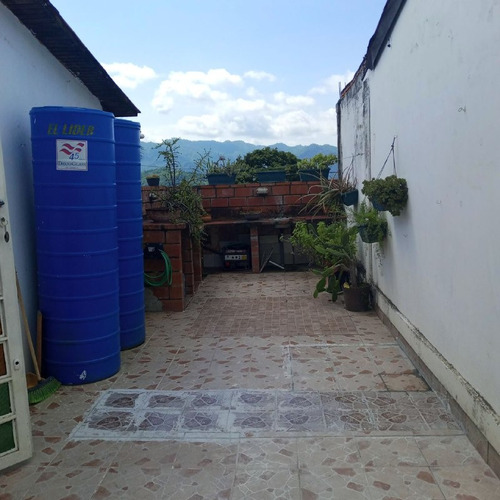 Guatire, Las Rosas, Conj Res Campo Alegre. Vende Casa, Amplia, Cómoda E Iluminada (riv)