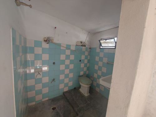 Casa Con Jardin , 2 Dormitorios, Cochera Y Apto Al Fondo