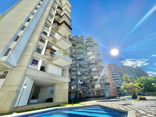 Apartamento En Venta En Los Naranjos De 250 M2 Excelente Condominio