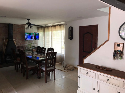 Imagen 6 de 25 de Casa De 2 Pisos + Piscina Climatizada + Apto + Monoambiente En Balneario Argentino