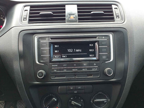 Imagen 14 de 15 de Volkswagen Jetta 2017 4p L4/2.0 Man