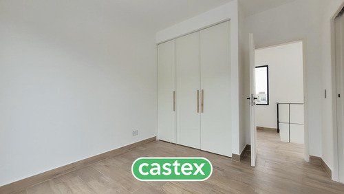 Casa En Venta En El Barrio Cerrado Santo Tomas, Pilar