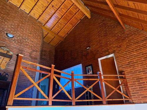 Venta Casa 4 Dormitorios El Palomar 290 M2 Lote 600m2 Piscina Quincho