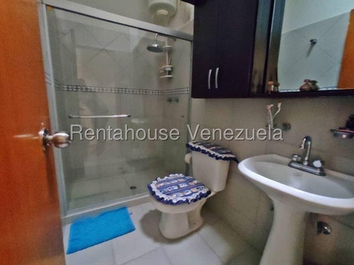 Fredxia Castillo Vende Comoda Y Amplia Casa En La Mora Cabudare # 25-18453