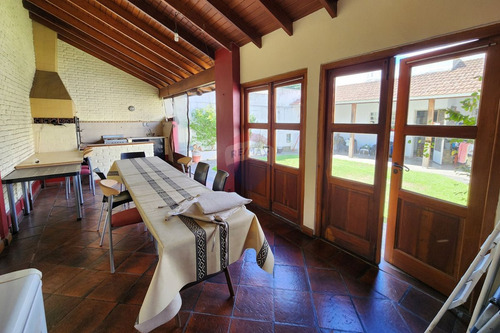 Venta Casa 5 Ambientes En Bernal - Apto Credito