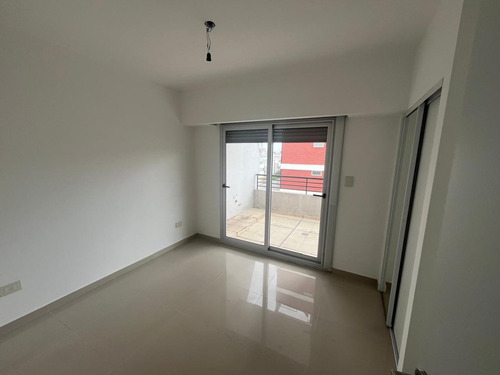 Depto Venta 2 Amb Almagro Con Balcón Y Cochera