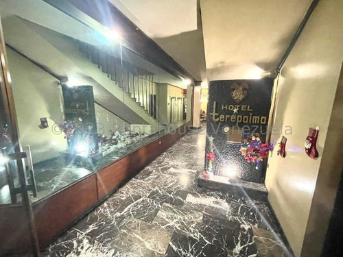 Edificio / Hotel Comercial ( 9 Pisos / A Remodelar ) Venta La Candelaria Mls - 24-12325