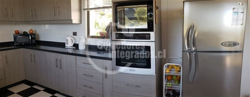 Casa En Venta De 8 Dorm. En Santo Domingo