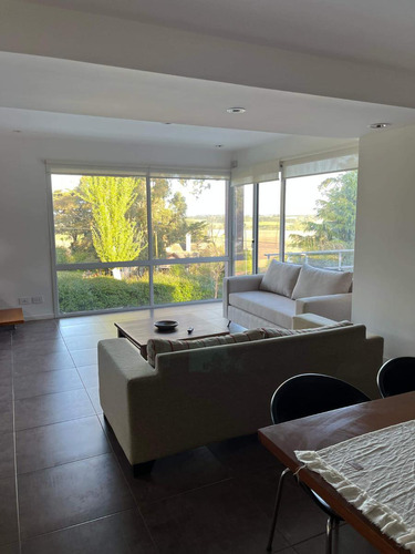 Casa En Venta - 3 Dormitorios 2 Baños - 605mts2 - Sierra De Los Padres