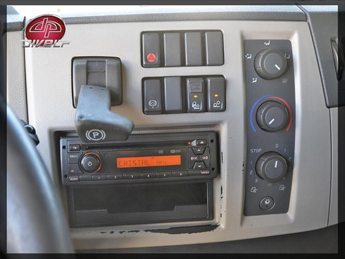 Imagem 14 de 25 de Caminhão Volvo Vm 270 I-shift 8×2 Com Carroceria