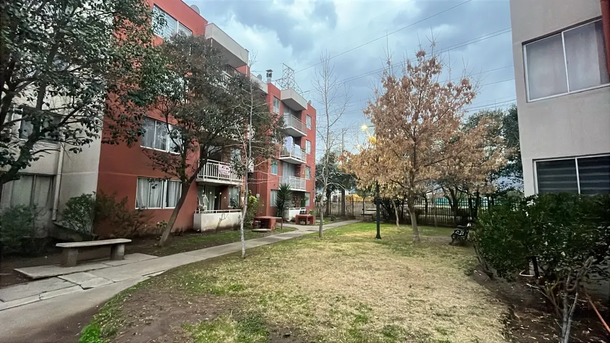 Imagen 2 de 12 de Departamento Clásico En Segundo Piso, Con Terraza Y Segurida