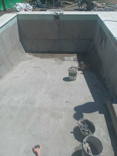Imagen 2 de 5 de Construcción De Piscinas.