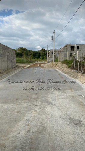 Solares Con Titulos En Residencial Con Todos Los Servicios.